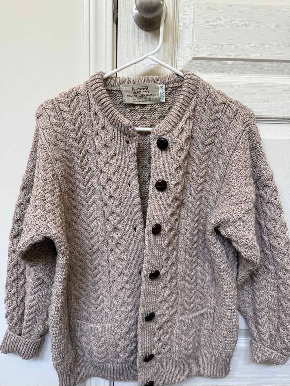 Oatmeal Cable Knit Button-Front Sweater Cardigan - Picture 3 of 5